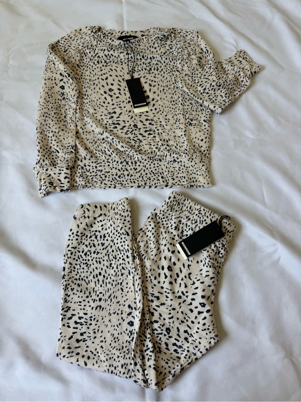 Monrow Speckled Animal Print set - Beige & Black